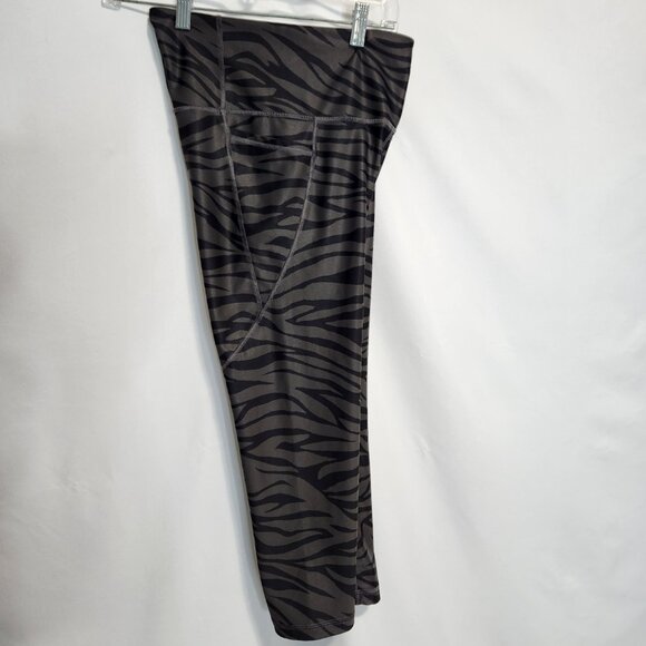 Old Navy Zebra Print Black Gray Cropped Leggings - Size M - Picture 4 of 11
